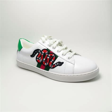 tenis gucci de serpiente|Gucci Ace con serpiente bordada .